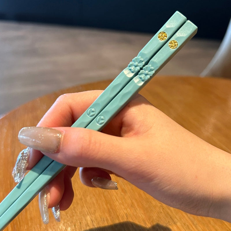 Porcelain Blue & Gold Reusable Chopsticks Set – 5 or 10 Pairs