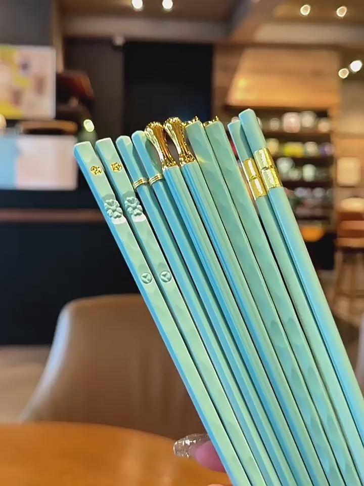 Porcelain Blue & Gold Reusable Chopsticks Set Video
